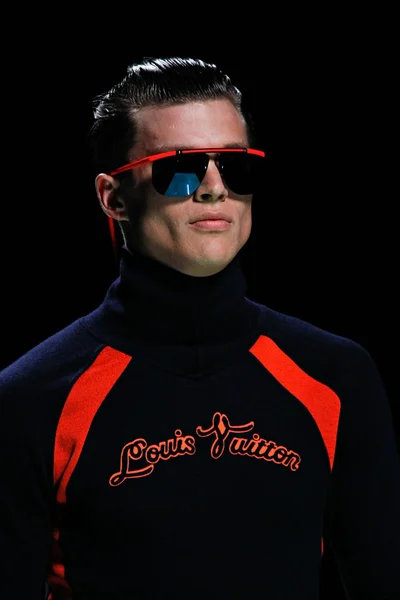 Look 34